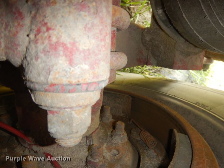 image for item FI9153 2007 Peterbilt 386  semi truck