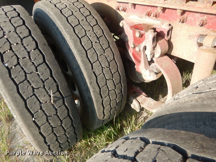 image for item FI9153 2007 Peterbilt 386  semi truck