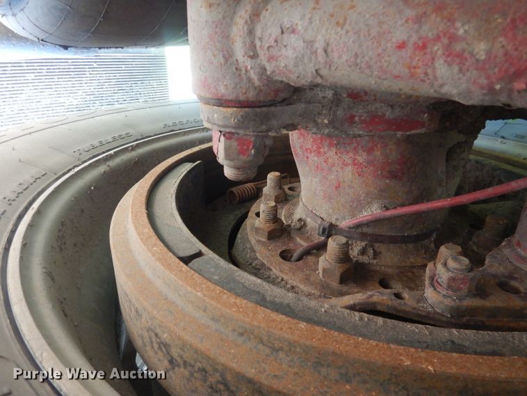 image for item FI9153 2007 Peterbilt 386  semi truck