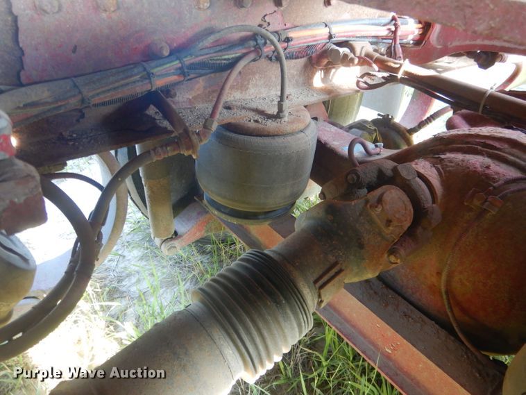 image for item FI9153 2007 Peterbilt 386  semi truck