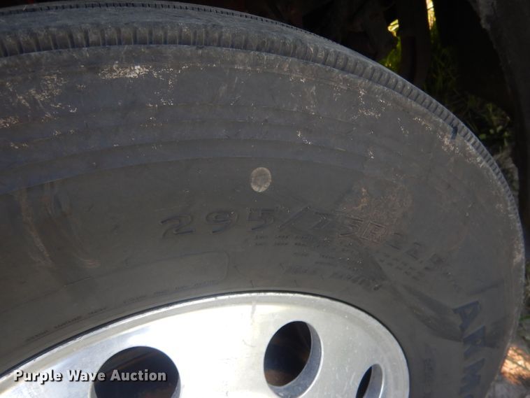 image for item FI9153 2007 Peterbilt 386  semi truck