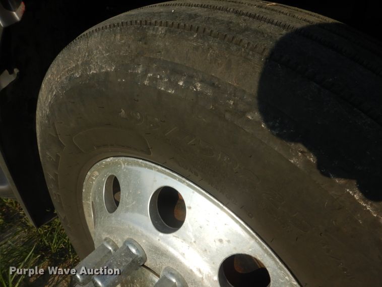 image for item FI9153 2007 Peterbilt 386  semi truck