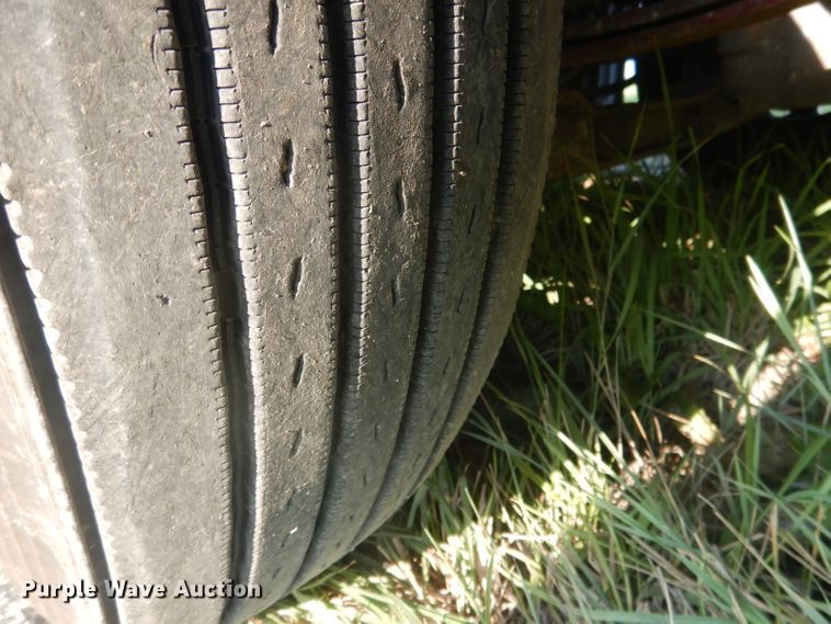 image for item FI9153 2007 Peterbilt 386  semi truck