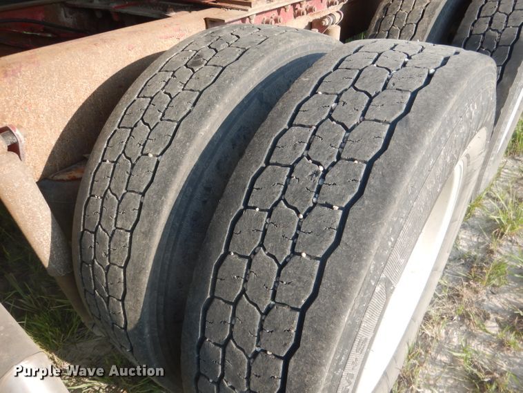 image for item FI9153 2007 Peterbilt 386  semi truck