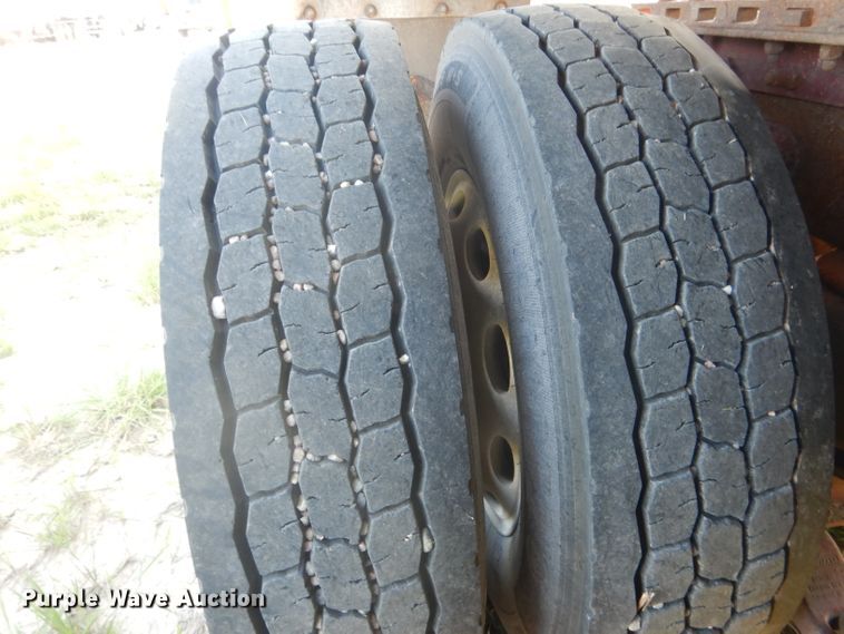 image for item FI9153 2007 Peterbilt 386  semi truck