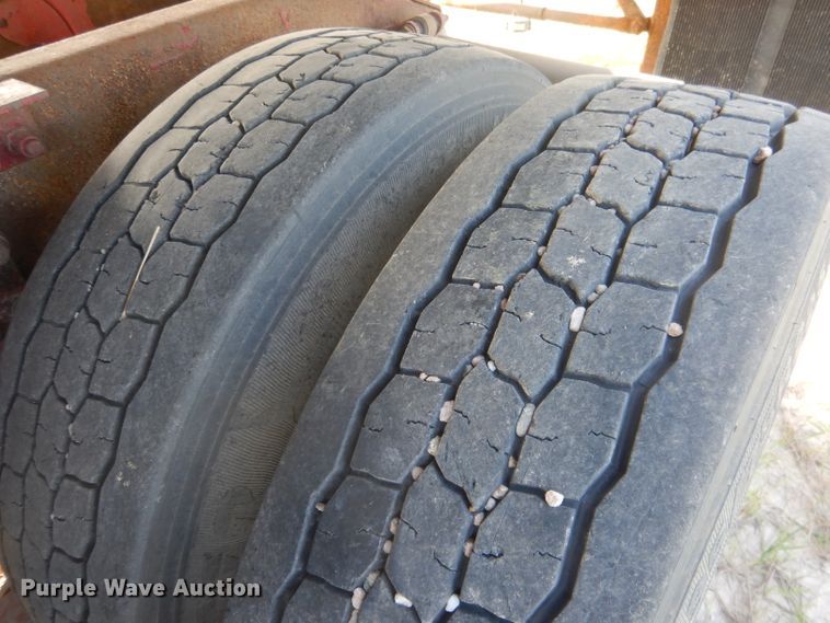 image for item FI9153 2007 Peterbilt 386  semi truck