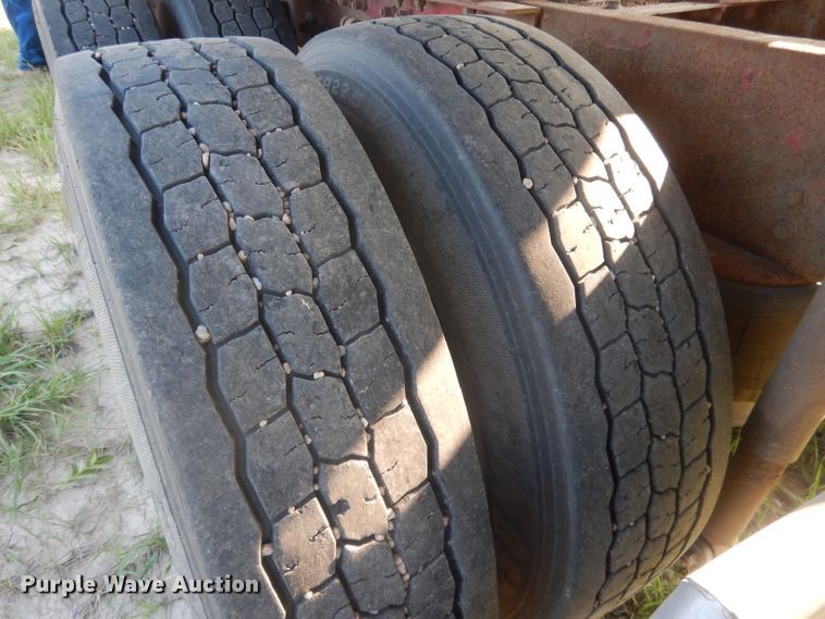 image for item FI9153 2007 Peterbilt 386  semi truck