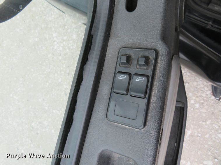 image for item FP9336 1998 Volvo VN  semi truck