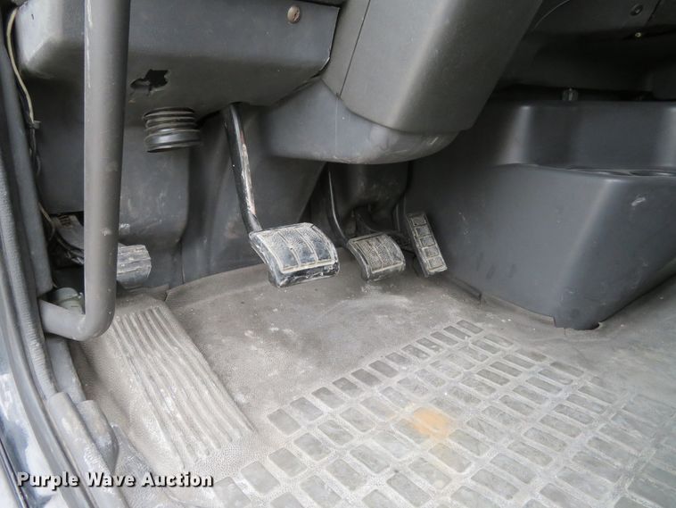 image for item FP9336 1998 Volvo VN  semi truck