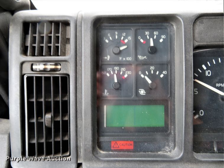 image for item FP9336 1998 Volvo VN  semi truck