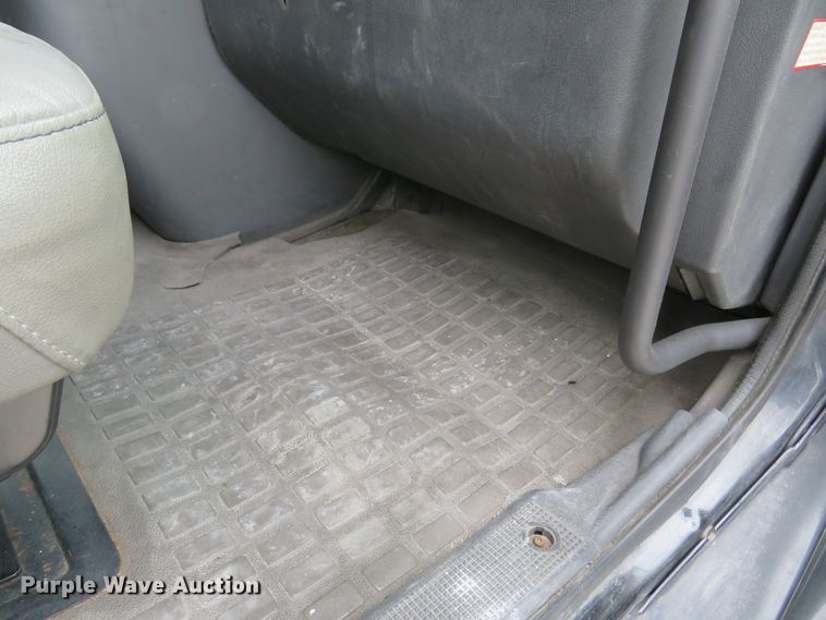 image for item FP9336 1998 Volvo VN  semi truck