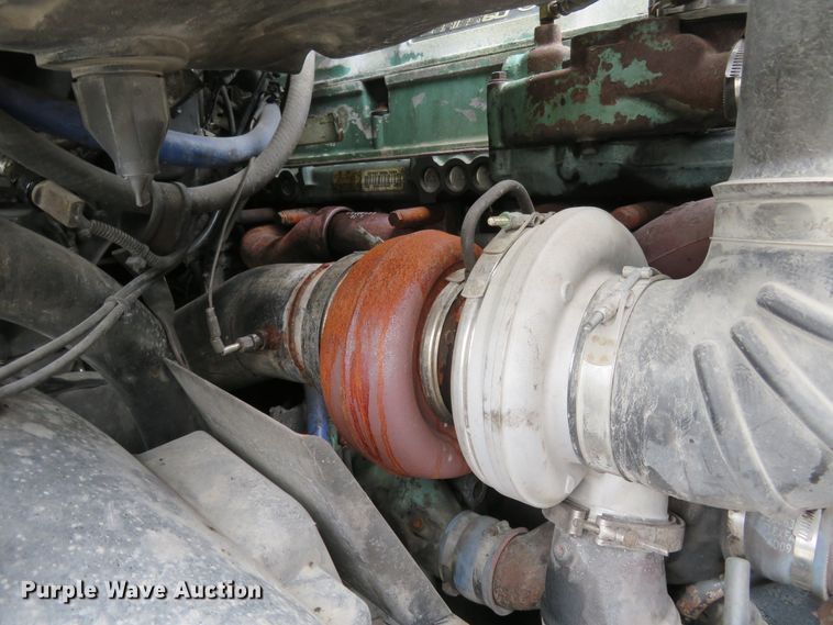 image for item FP9336 1998 Volvo VN  semi truck