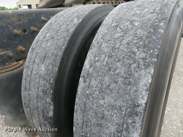 image for item FP9336 1998 Volvo VN  semi truck