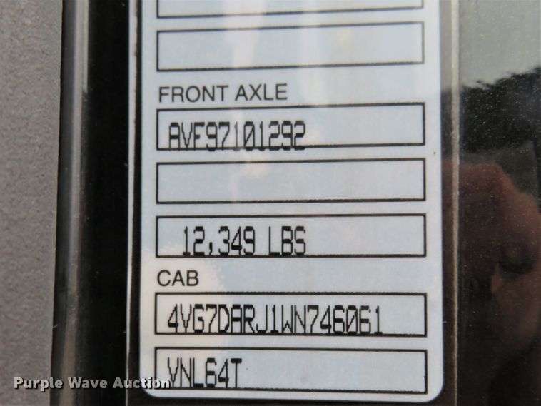 image for item FP9336 1998 Volvo VN  semi truck