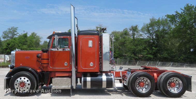 image for item FP9337 1984 Peterbilt 359  semi truck