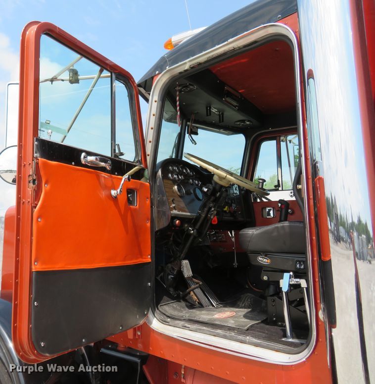 image for item FP9337 1984 Peterbilt 359  semi truck