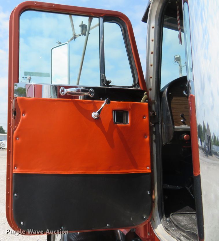 image for item FP9337 1984 Peterbilt 359  semi truck