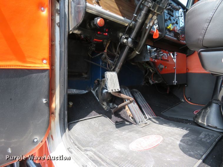 image for item FP9337 1984 Peterbilt 359  semi truck