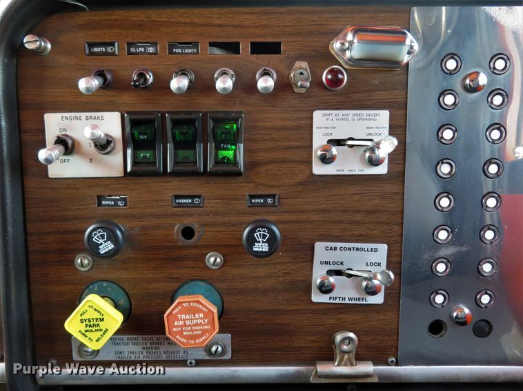 image for item FP9337 1984 Peterbilt 359  semi truck