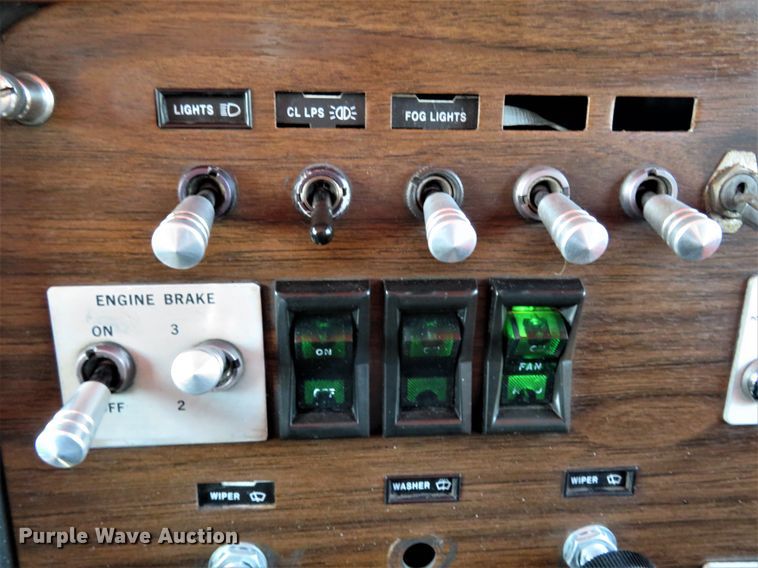 image for item FP9337 1984 Peterbilt 359  semi truck