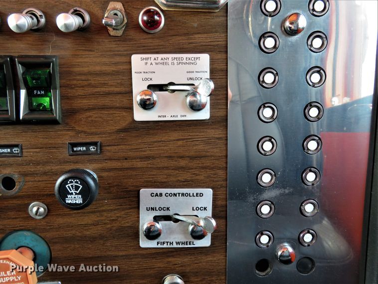 image for item FP9337 1984 Peterbilt 359  semi truck