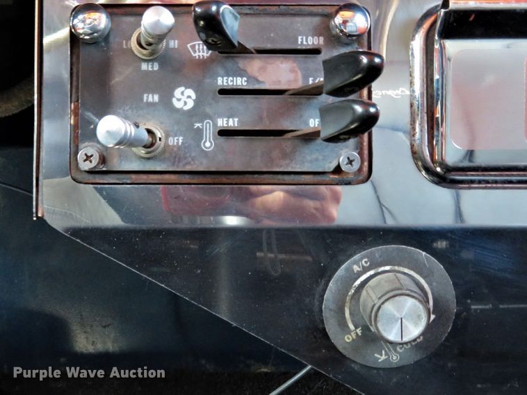 image for item FP9337 1984 Peterbilt 359  semi truck