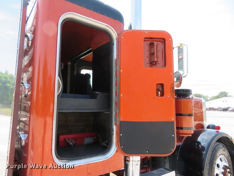 image for item FP9337 1984 Peterbilt 359  semi truck