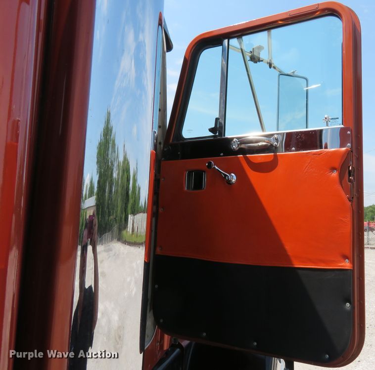 image for item FP9337 1984 Peterbilt 359  semi truck