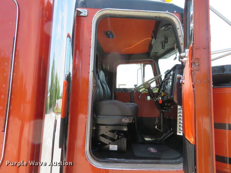 image for item FP9337 1984 Peterbilt 359  semi truck