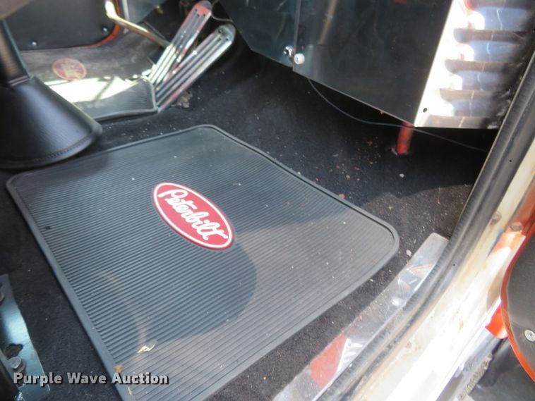 image for item FP9337 1984 Peterbilt 359  semi truck