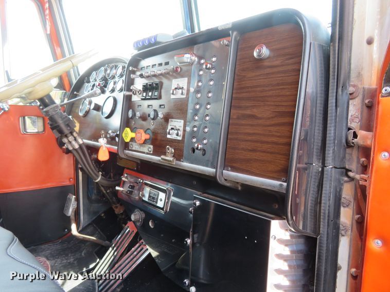 image for item FP9337 1984 Peterbilt 359  semi truck