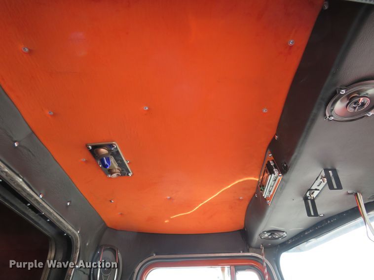 image for item FP9337 1984 Peterbilt 359  semi truck