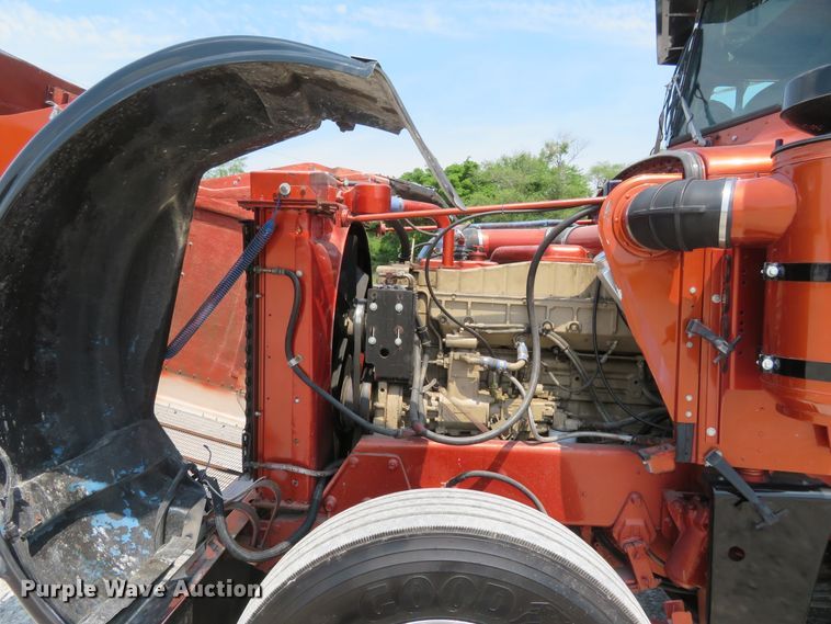 image for item FP9337 1984 Peterbilt 359  semi truck