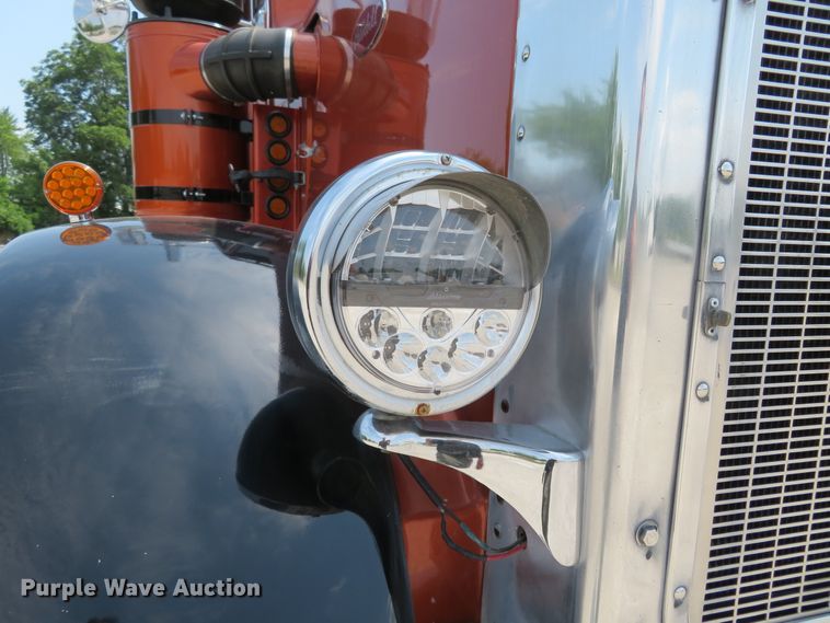 image for item FP9337 1984 Peterbilt 359  semi truck