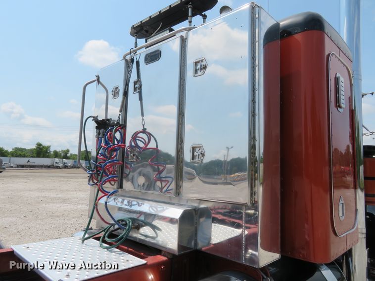 image for item FP9337 1984 Peterbilt 359  semi truck