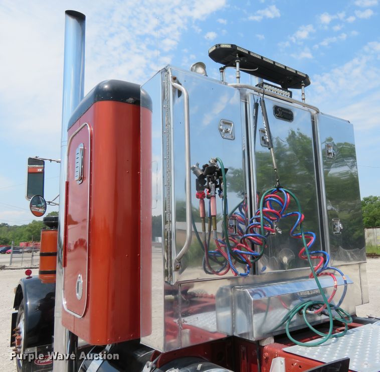 image for item FP9337 1984 Peterbilt 359  semi truck