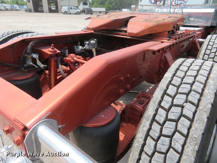 image for item FP9337 1984 Peterbilt 359  semi truck