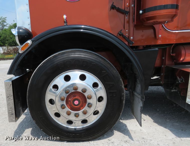 image for item FP9337 1984 Peterbilt 359  semi truck