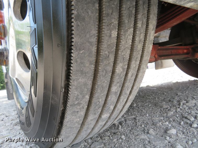 image for item FP9337 1984 Peterbilt 359  semi truck