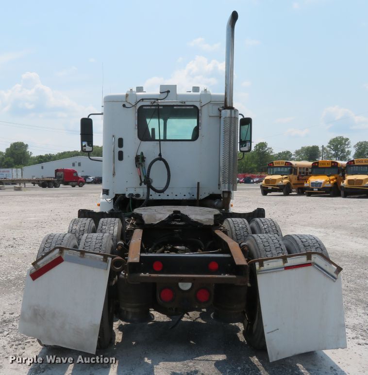 image for item FP9339 2004 Freightliner Century Class ST  semi truck