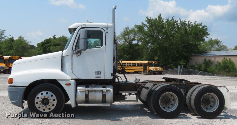 image for item FP9339 2004 Freightliner Century Class ST  semi truck