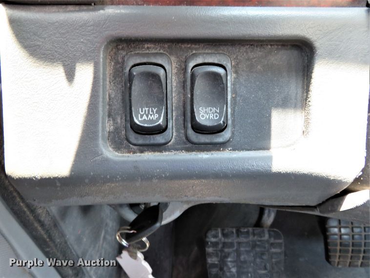 image for item FP9339 2004 Freightliner Century Class ST  semi truck