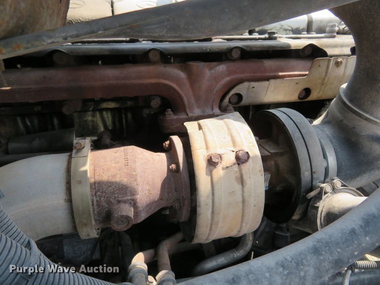 image for item FP9339 2004 Freightliner Century Class ST  semi truck