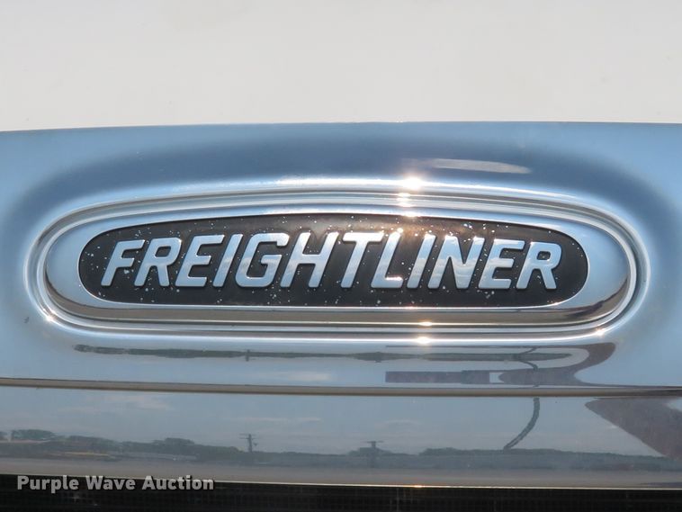 image for item FP9339 2004 Freightliner Century Class ST  semi truck