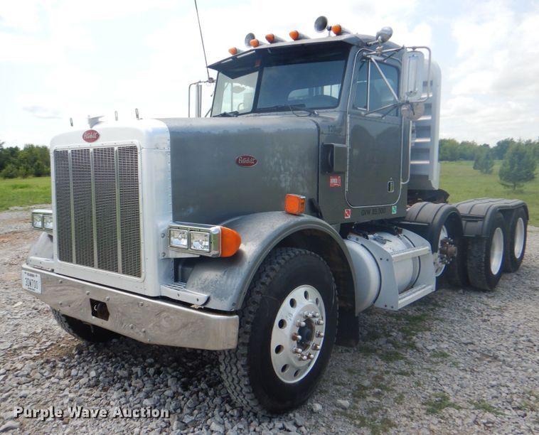 image for item HT9356 2003 Peterbilt 378  semi truck
