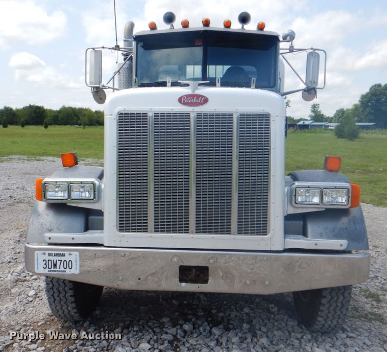 image for item HT9356 2003 Peterbilt 378  semi truck