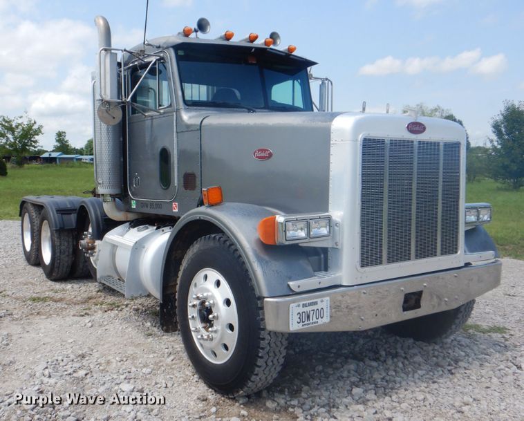 image for item HT9356 2003 Peterbilt 378  semi truck