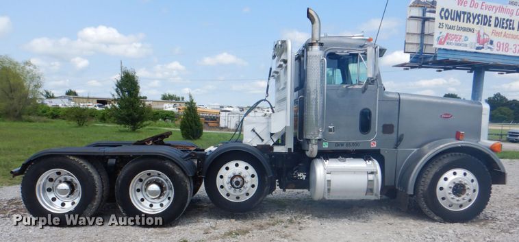 image for item HT9356 2003 Peterbilt 378  semi truck