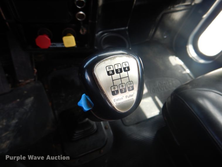 image for item HT9356 2003 Peterbilt 378  semi truck