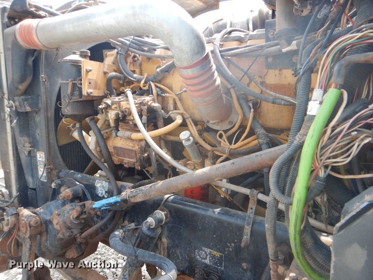 image for item HT9356 2003 Peterbilt 378  semi truck